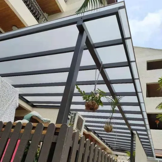 Pergolado Fixo de Ferro em Cerquilho SP — Instalação em garagem residencial
