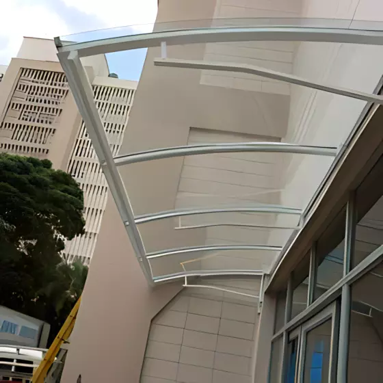 Toldo Fixo Policarbonato Compacto em Cerquilho SP — Cobertura em área de piscina